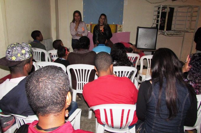 Acolhendo e Cuidando realiza ação contra o abuso e exploração sexual de crianças e adolescentes