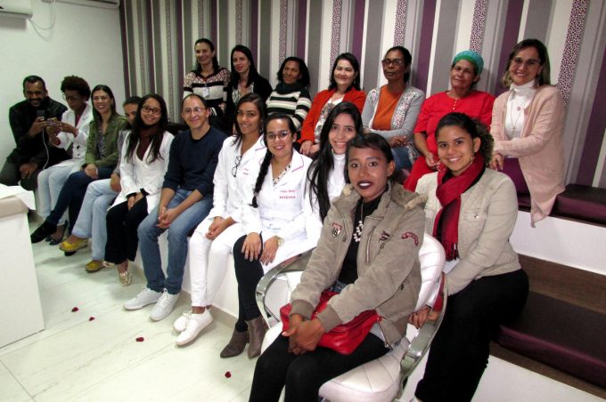 Mulheres atendidas pelo Crav participam de projeto de estética