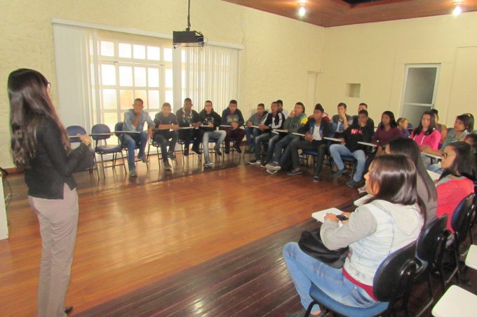 Prefeitura recepciona adolescentes e jovens do projeto Cidadão Aprendiz