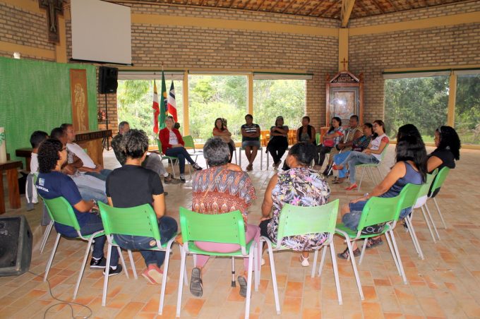 Grupo de mulheres do Cras Nova Cidade visitam a Cotefave