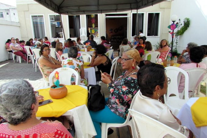 Chá Dançante marca o início da Primavera no Centro de Convivência do Idoso