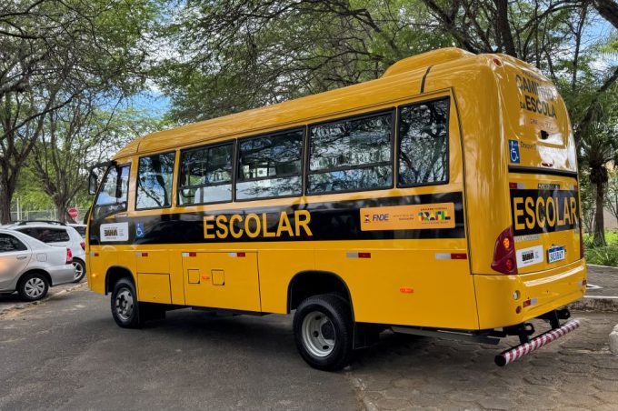 Vitória da Conquista recebe mais um ônibus escolar e frota própria chega a 48 veículos