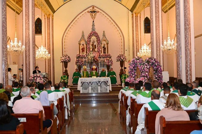 Vitória da Conquista reúne cerca de 80 sacerdotes da Bahia e de Sergipe para Congresso Regional dos Presbíteros