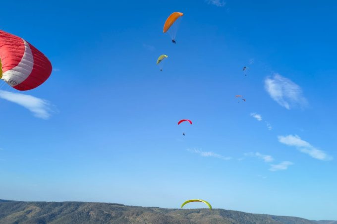 1º Open Bahia de Parapente movimenta Inhobim com pilotos de todo o Brasil