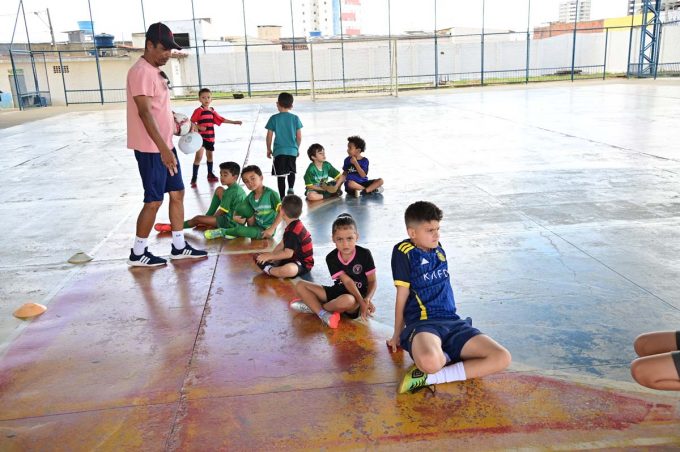 Projeto Municipal de Esportes da Prefeitura abre inscrições para aulas de handebol, basquete e vôlei