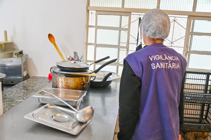 Vigilância Sanitária interdita cozinha industrial no Bem Querer por falta de alvará sanitário e outras irregularidades