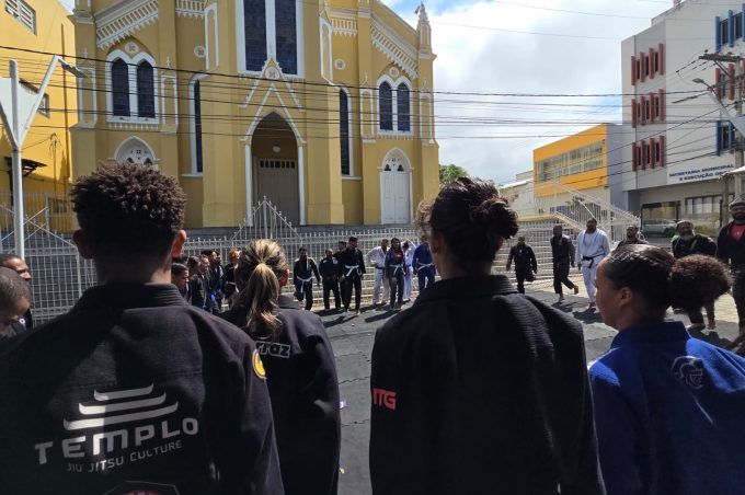 Praça Tancredo Neves recebe Treinão de Jiu-Jitsu para todas as idades e promove a integração comunitária