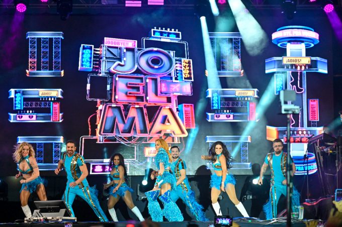 Com figurinos marcantes, repertório junino e muita dança, Joelma levou fãs ao delírio no penúltimo show da festa