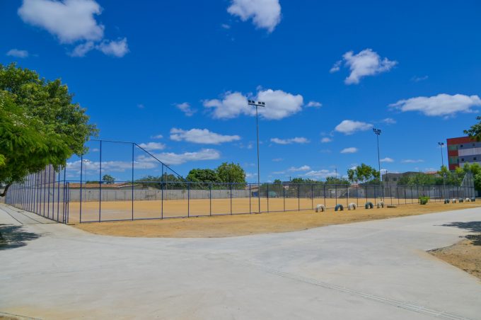Prefeitura revitaliza e entrega campo da Creche à comunidade do bairro Patagônia