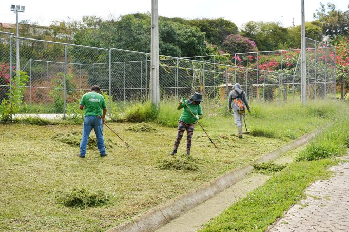 Meio Ambiente faz manutenção de praças por conta das chuvas do fim de semana
