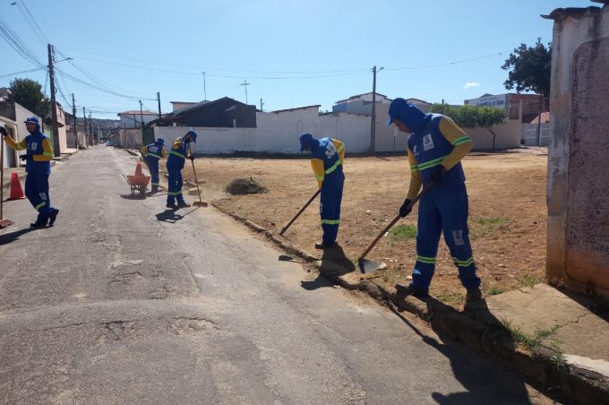 Operação Cata-Bagulho já recolheu mais de 10 toneladas de objetos sem utilidade no bairro Vila América