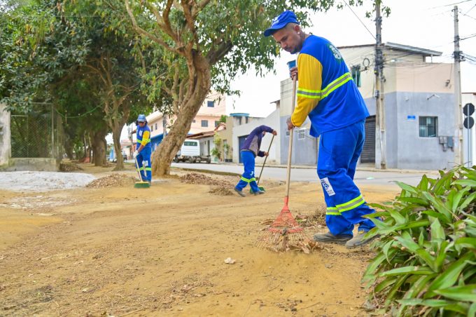 Secretaria de Ordem Pública segue com ações de limpeza para garantir organização e segurança nas ruas e bairros da cidade