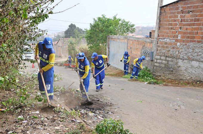 Mutirões de limpeza são realizados em vários bairros de Vitória da Conquista
