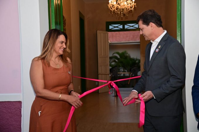Governo Municipal entrega revitalização do prédio da Prefeitura e anuncia tombamento