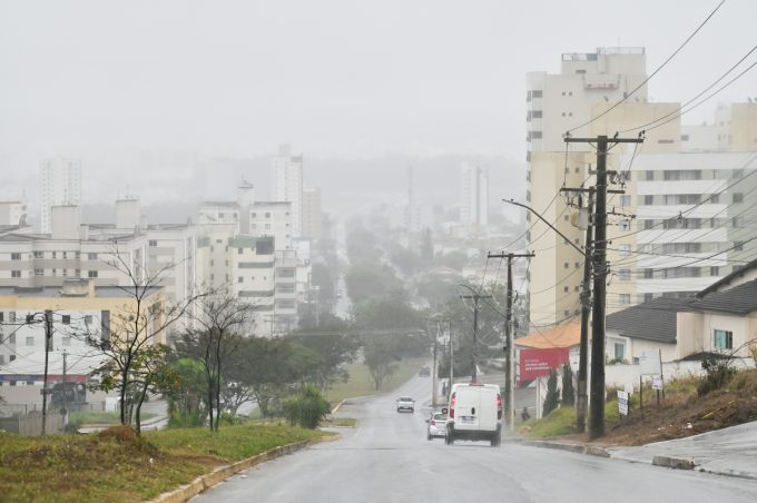 Defesa Civil monitora impactos das chuvas desta segunda-feira, 19