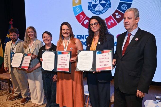 Lei que dispõe sobre adesão de Vitória da Conquista à Agenda 2030 é sancionada em 1º Encontro ODS do Sudoeste da Bahia
