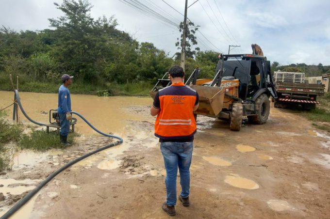 Equipes da Prefeitura intensificam força-tarefa no Vila Elisa e drenam 60 mil litros de água em um único dia