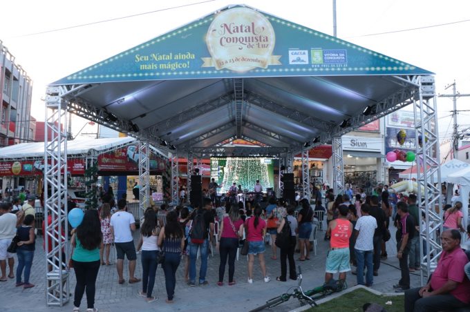 Tradição, música e diversidade cultural na Praça Nove de Novembro