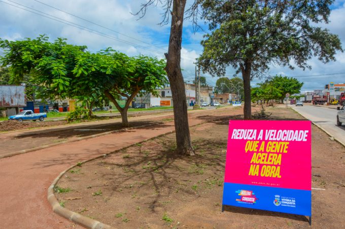 Acelera Conquista: Prefeitura intensifica trabalho na obra de reurbanização da Avenida Brumado