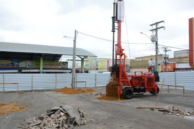 Prefeitura inicia obra de ampliação da cobertura da feira do Bairro Brasil