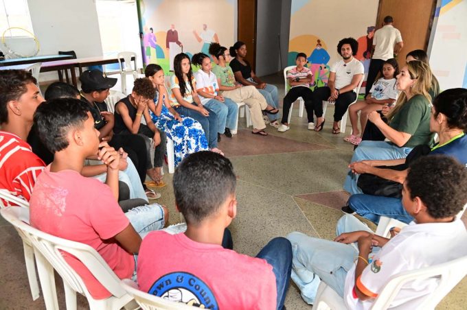 Adolescentes do Nuca participam de atividade voltada à redução do uso de plástico no dia a dia