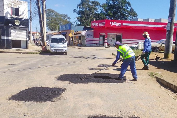 Operação Tapa-Buraco segue realizando manutenção viária em todo o município