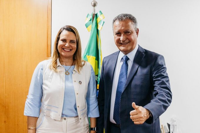 Prefeita Sheila Lemos se reúne com ministro Rui Costa para tratar do PAC em Vitória da Conquista