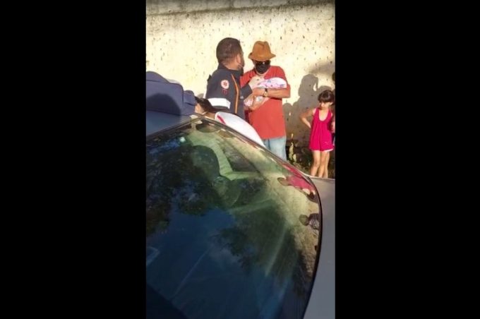 Samu 192 realiza mais um parto na rua. O bebê, uma menina, passa bem