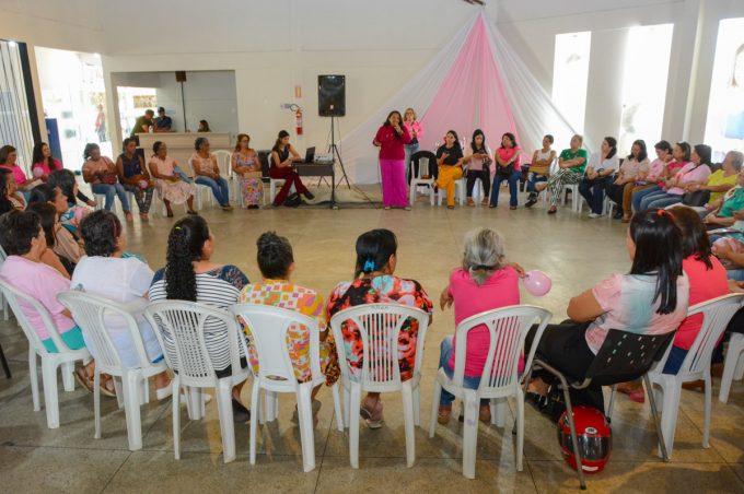 Servidoras municipais e convidadas participam de palestra sobre prevenção do câncer de mama na PZO