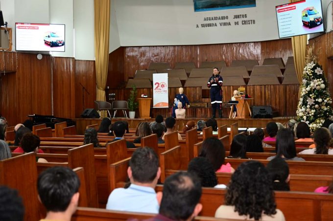 Membros da Primeira Igreja Batista recebem treinamento sobre primeiros socorros com o SAMU 192
