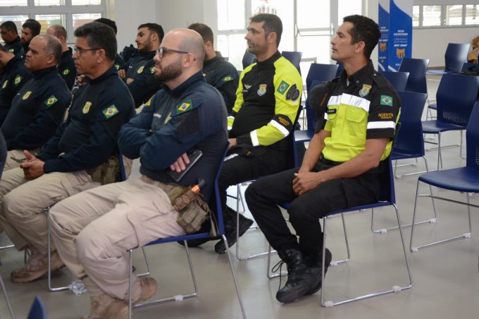 Agentes municipais de trânsito participam de curso com foco na fiscalização de veículos de carga