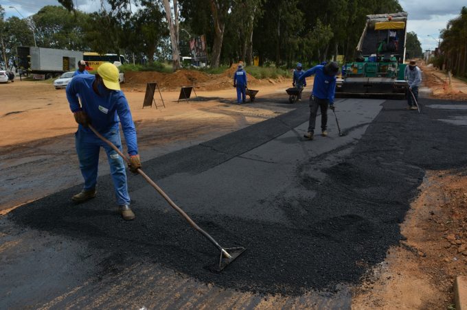 Prefeitura segue com obras de pavimentação no Conveima I