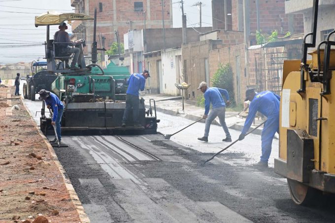 Obra de pavimentação da Avenida Francisco Sabino avança e entra na reta final