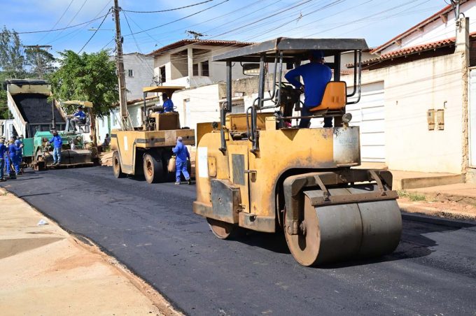 Prefeitura asfalta últimas ruas do Alto do Panorama e moradores agradecem