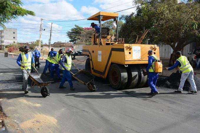 Prefeitura conclui pavimentação asfáltica da Avenida Central da Urbis VI