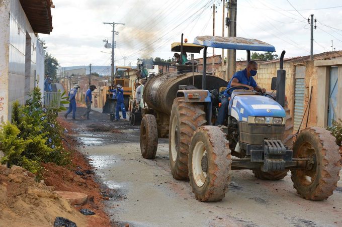 Obras de drenagem e asfaltamento no Renato Magalhães chegam a 90%