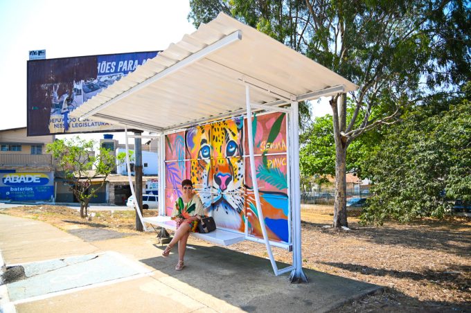 Diversos abrigos de ônibus de Vitória da Conquista são revitalizados e recebem pinturas artísticas