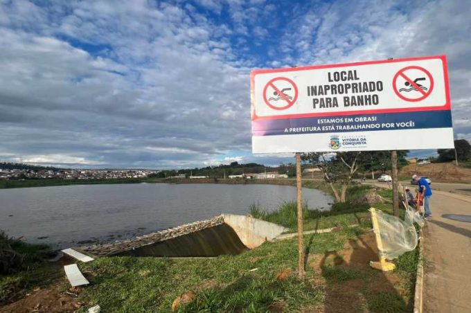 Prefeitura volta a advertir população sobre perigos do consumo da água, banho e pesca na Lagoa das Bateias