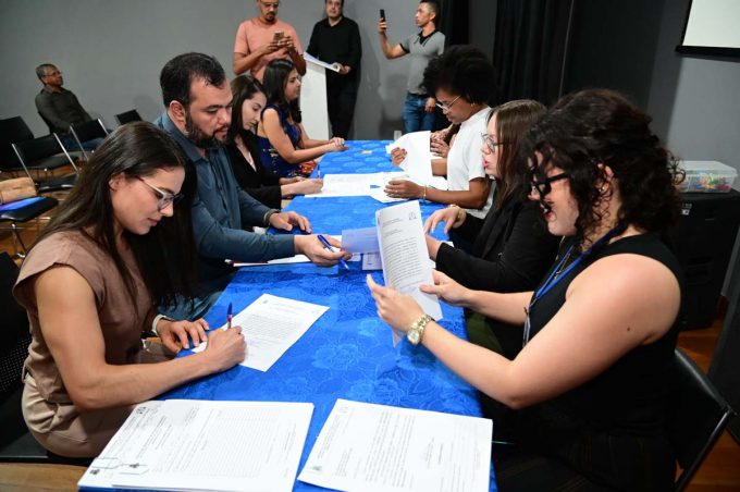 Concursados da Saúde são empossados em cerimônia no auditório da Praça CEU