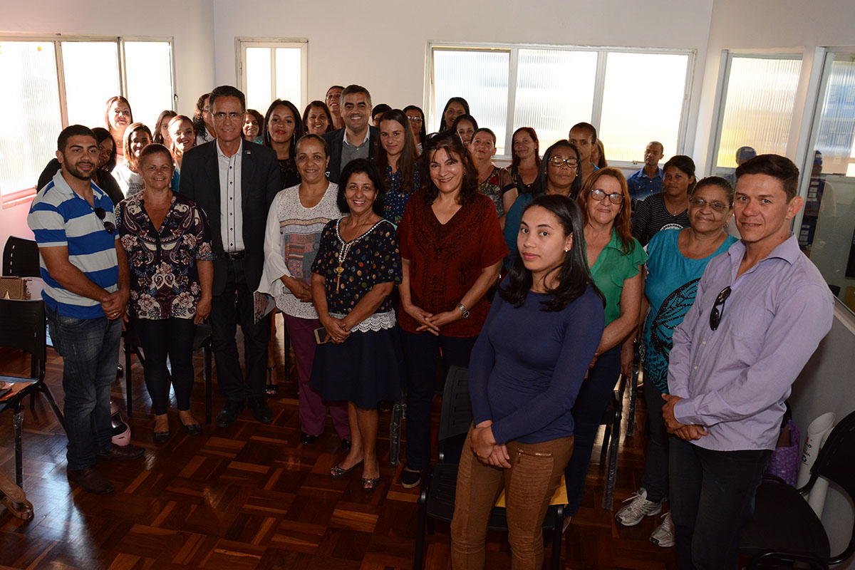 Prefeitura empossa servidores para Educação e Defesa Civil