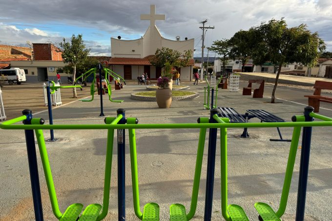 Totalmente revitalizada pela Prefeitura, praça do distrito de Bate-Pé amplia opções de lazer para a população