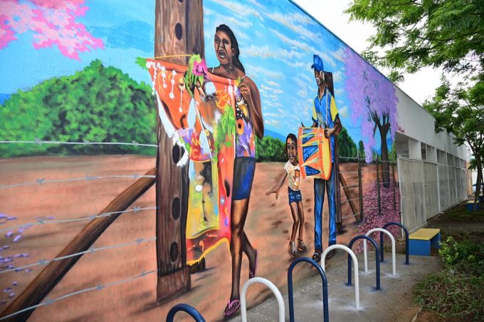 Praça CEU J. Murilo é requalificada e recebe grafite com homenagens a personalidades da cultura local