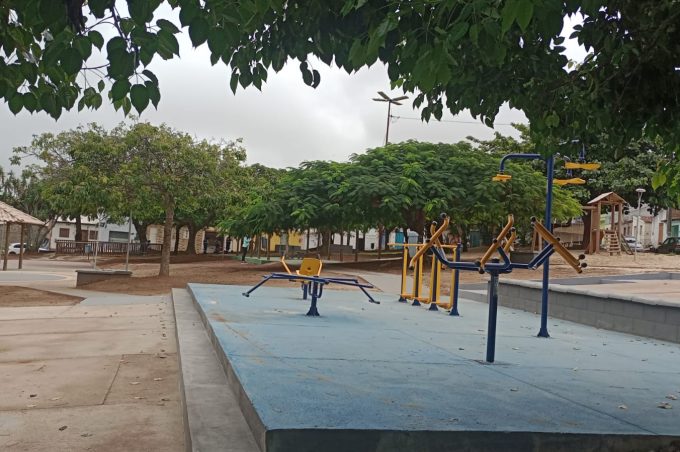 Moradores do bairro Ibirapuera recebem praça revitalizada e com novos equipamentos neste sábado, 10