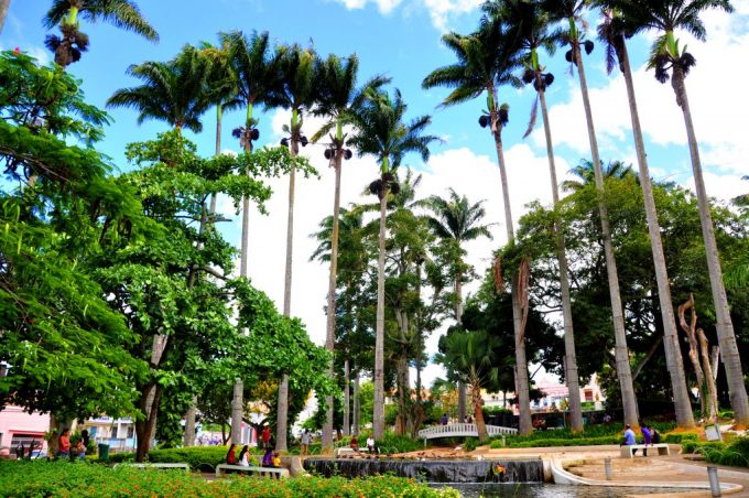 Cartão postal de Vitória da Conquista, Praça Tancredo Neves é também ponto de história, encontros e turismo