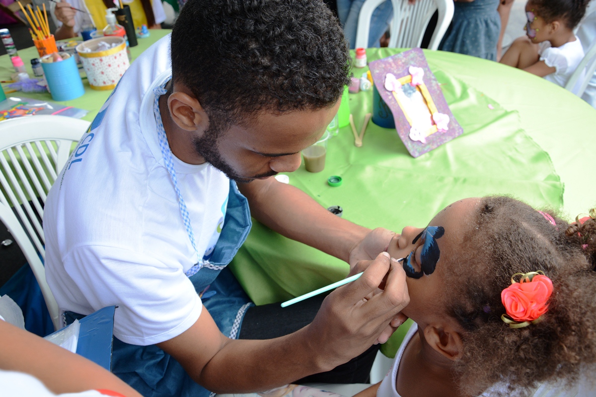 Arte e Educação: Prefeitura Móvel oferece atividades pedagógicas para as crianças do bairro Urbis VI
