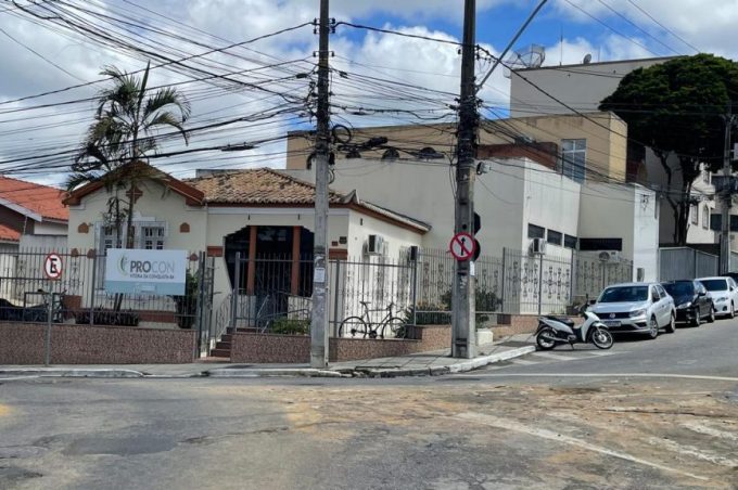 Procon orienta consumidores após Anvisa suspender venda de 23 produtos de limpeza e iniciará fiscalização em supermercados