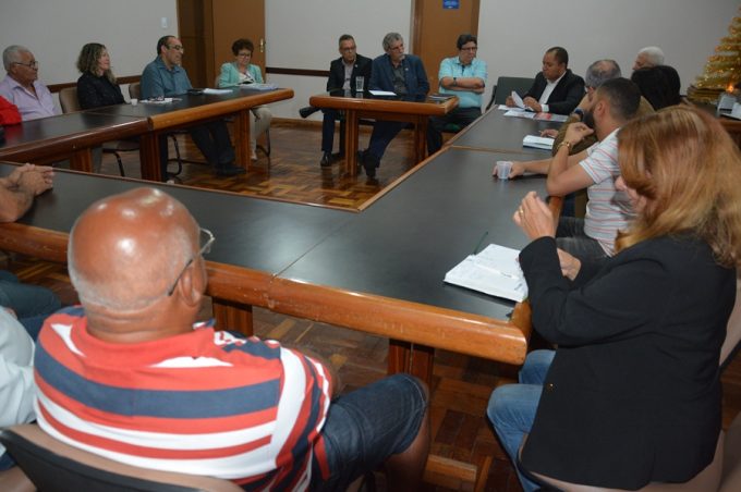 Administração Municipal recebe moradores do Guarani e Iracema