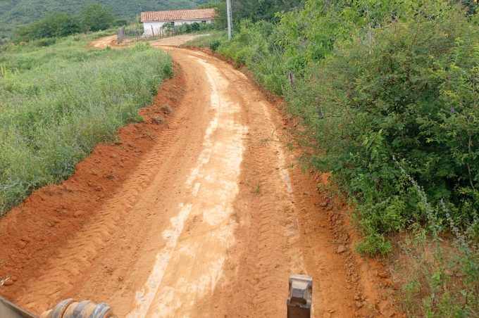 Por meio da SMDR, Prefeitura de Vitória da Conquista avança na recuperação das estradas da zona rural