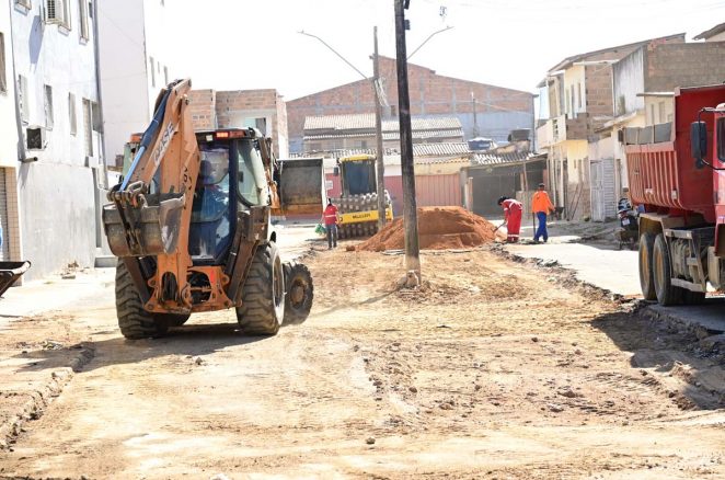 Secretaria Municipal de Infraestrutura Urbana prepara via no bairro Patagônia para recapeamento asfáltico