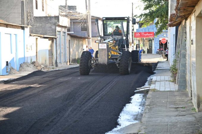 Acelera Conquista: Prefeitura começa recapeamento asfáltico em ruas na Urbis VI
